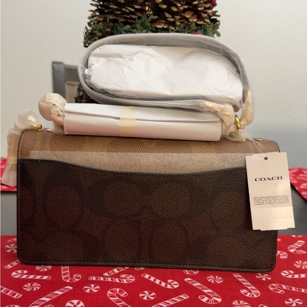 Klare Envelope Crossbody in Blocked Signature Coated Canvas - Picture 7 of 12